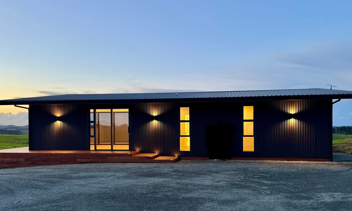 Onerahi Cabin | Larnac Bach.Whangarei Heads, modern brand new high-spec Kiwi Bach