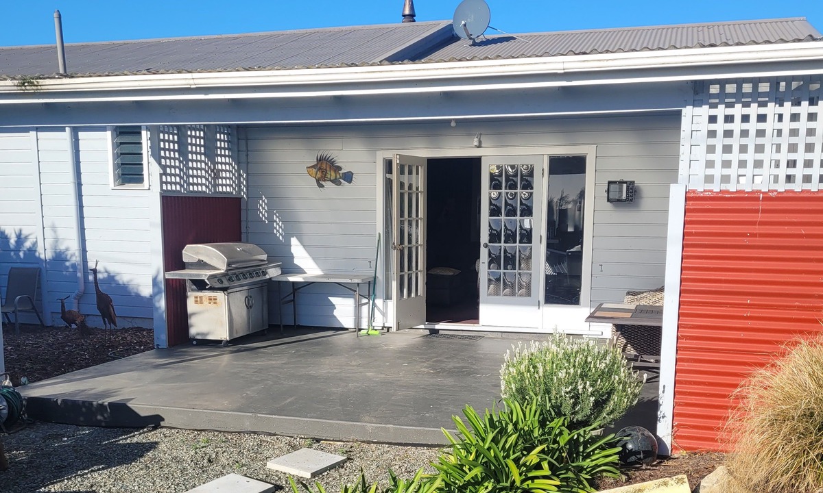 Moeraki House | CATCH OF THE DAY: Moeraki Village Bach - with views and space for the Boat