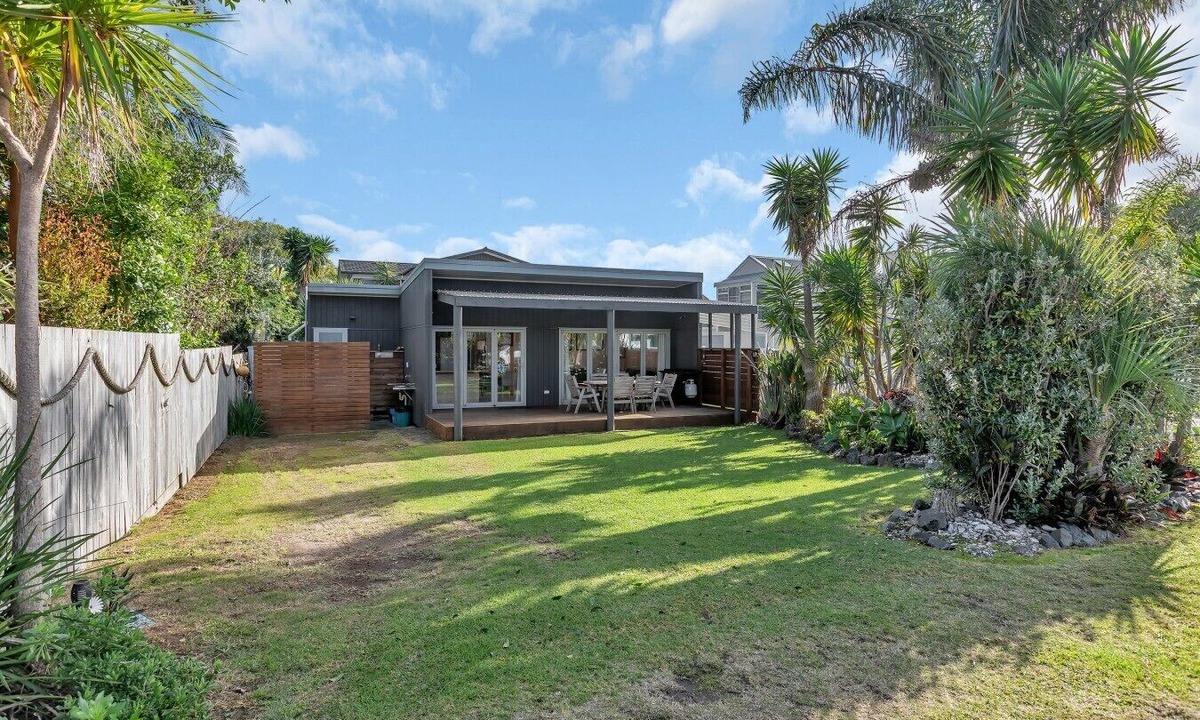 One Tree Point House | Laid-Back Kiwi Bach Steps from the Beach