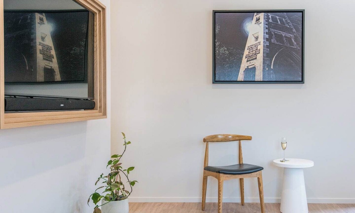 North Dunedin Apartment | George Little: Stylish, Peaceful & Convenient