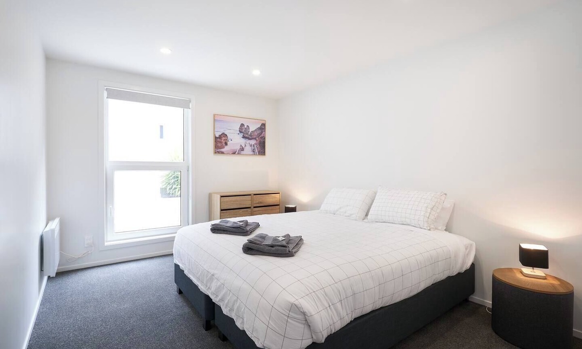 Dunedin City Centre Apartment | Modern Central Apartment, Flexible Bed Options