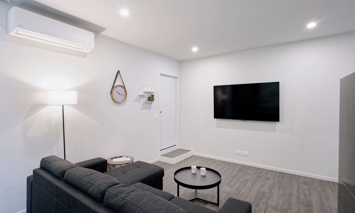 Dunedin City Centre Apartment | Recently Renovated Central Apartment