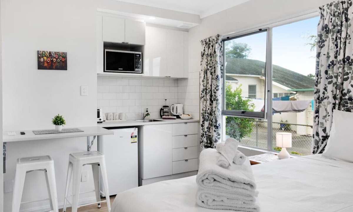 Narrow Neck Apartment | Seaside Escape is close to the beach