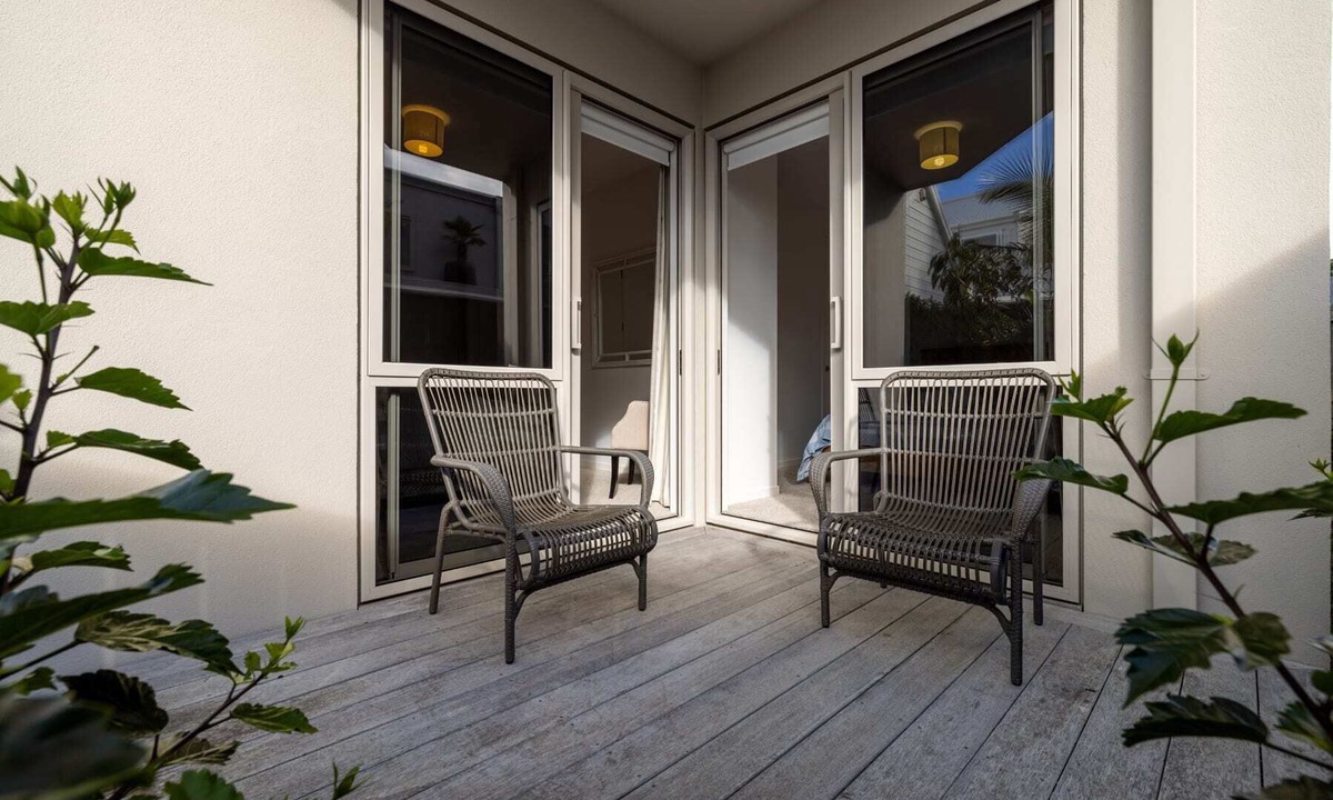 Mount Maunganui Apartment | Seascape on Sunbrae with Sea Views