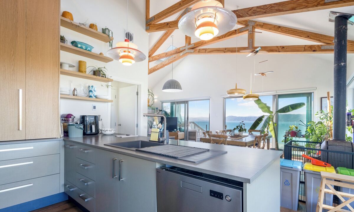 Seatoun House | Seatoun View - 4 bed, 2 bath with spa overlooking Seatoun and Wellington Harbour