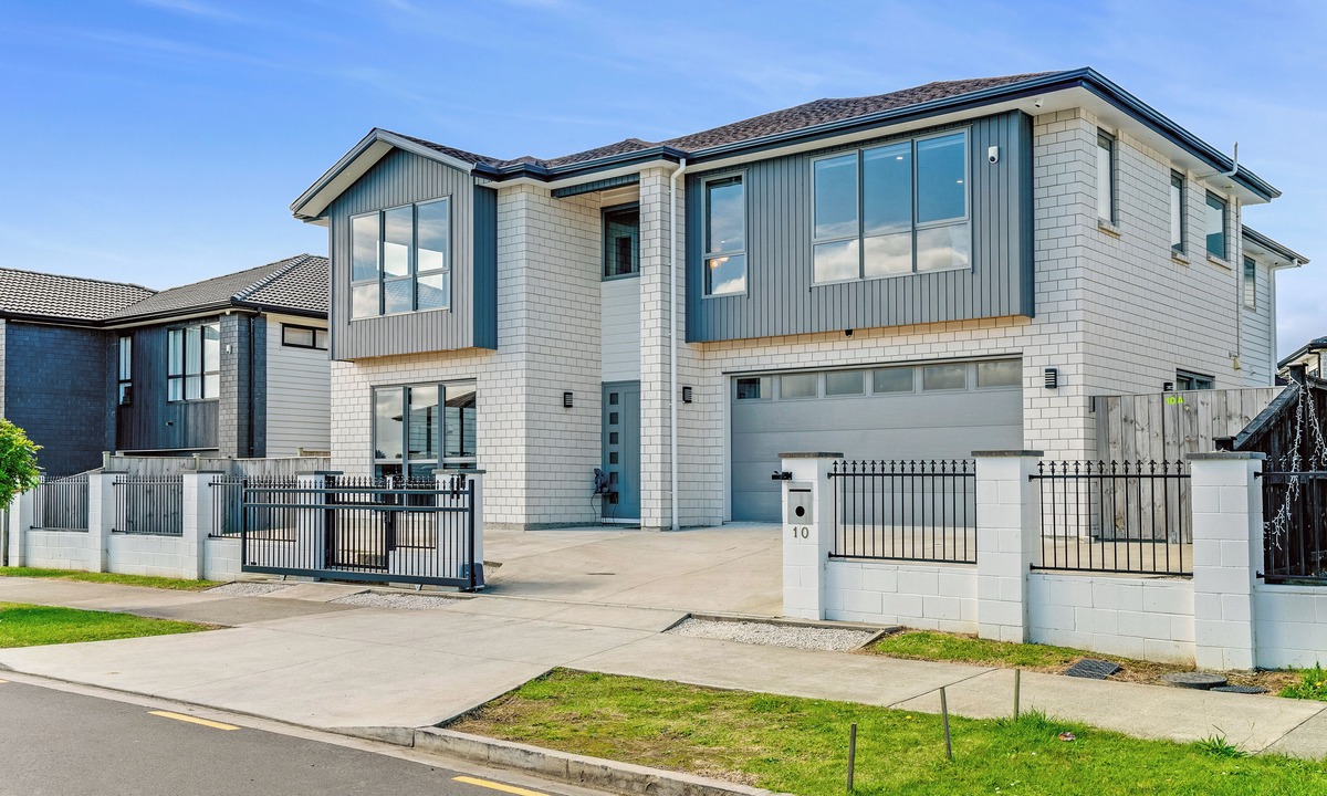 Flat Bush House | 5BDR FlatBush Mansion - Central Aircon, Fast WiFi, Pool Table, Netflix and More!