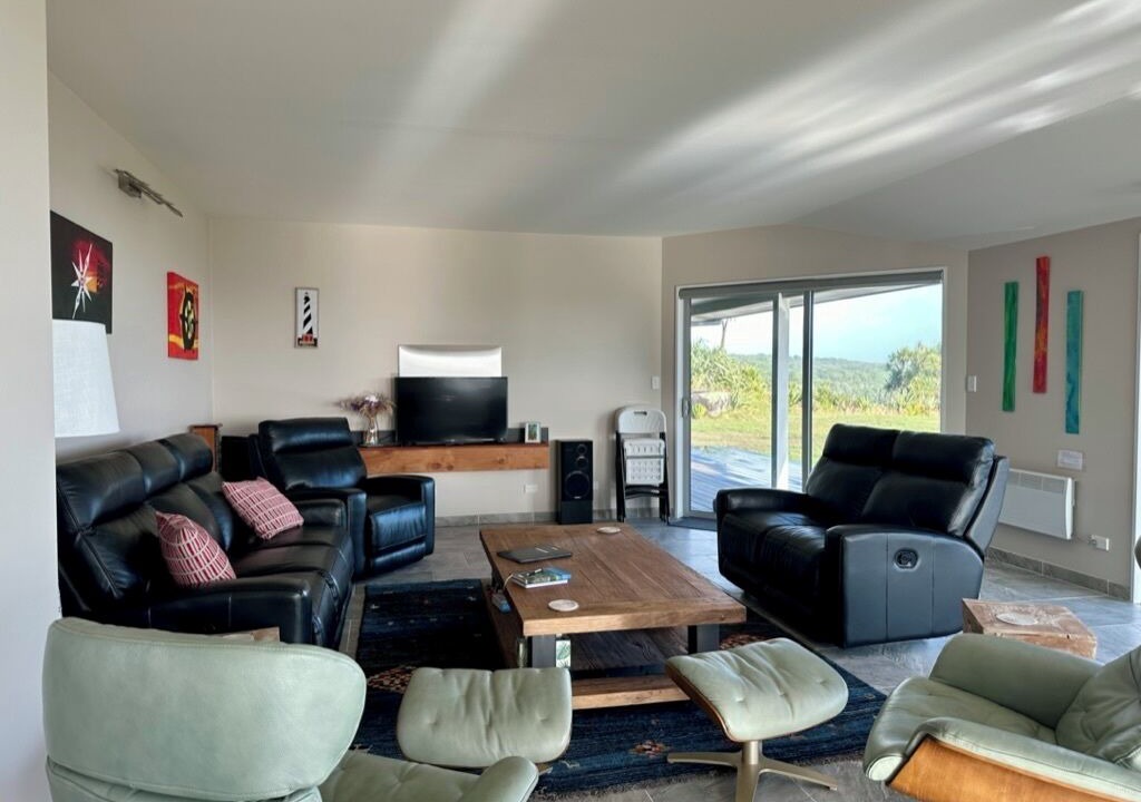 Cape Foulwind House | Relax at "Rocky Point" - a private, modern home w/cliff views of the Tasman Sea.