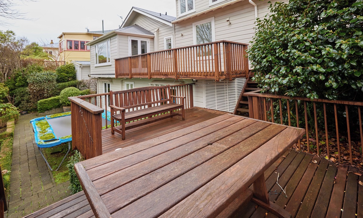 Northland House | Spacious four bedroom home with Private Hot Tub, Heated Pool & Tennis Court.