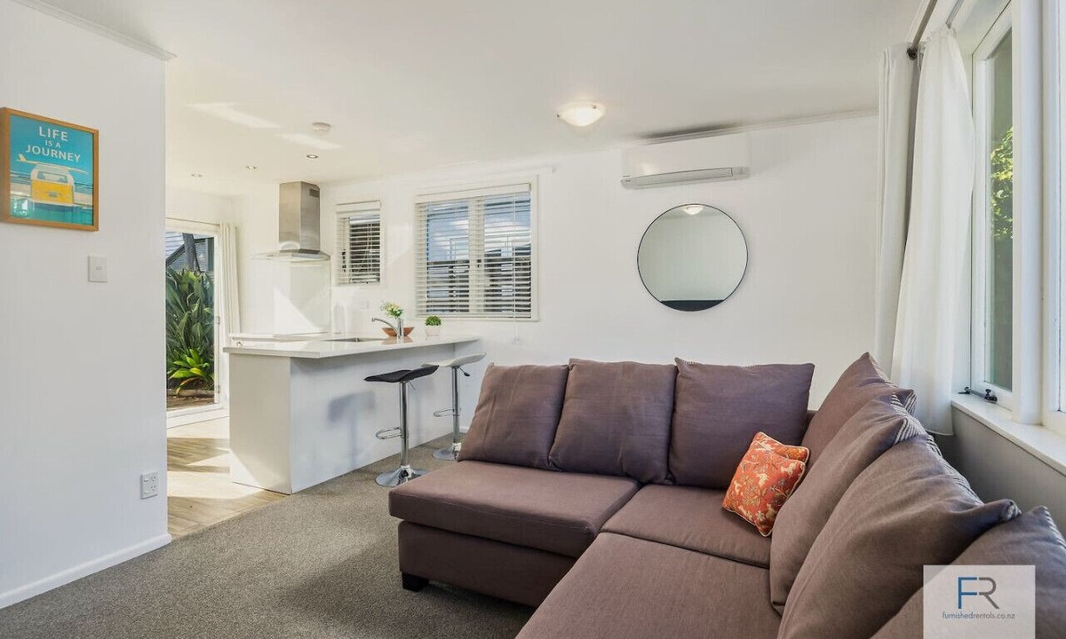Rothesay Bay Apartment | Cosy home in Rothesay Bay| by Furnished Rentals