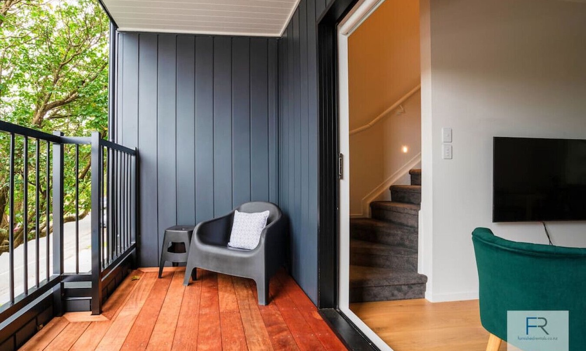 Epsom Apartment | Premier Epsom Townhouse|by Furnished Rentals