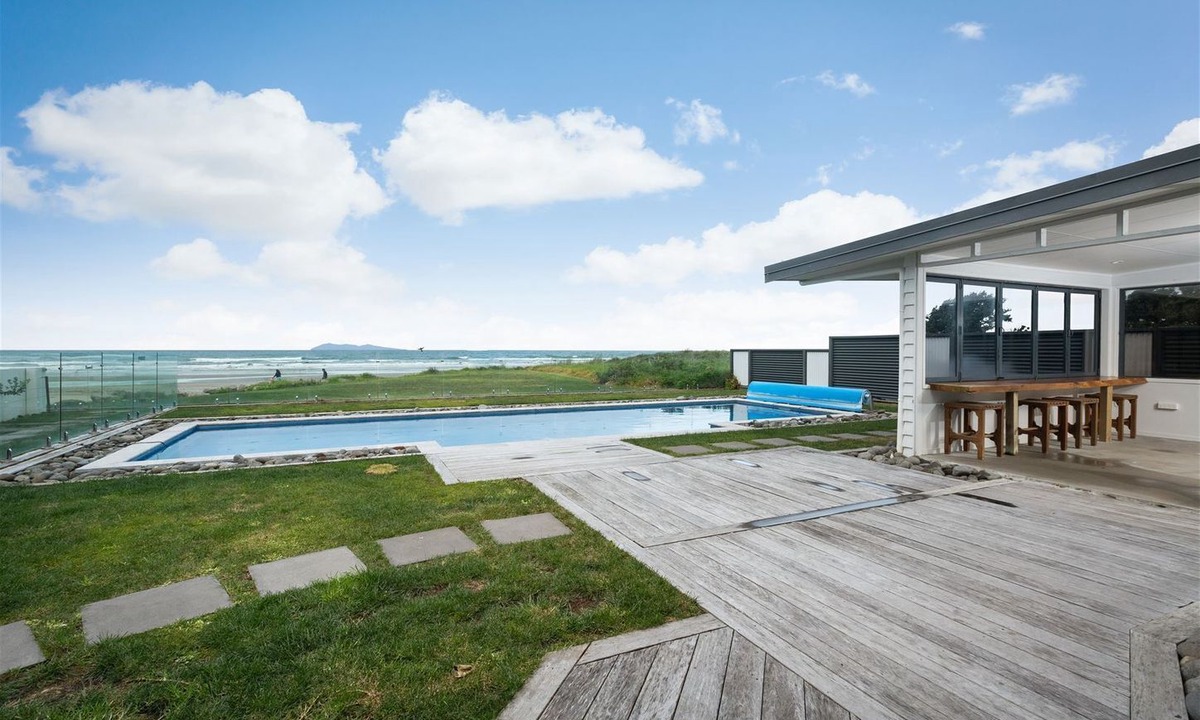 Waihi Beach House | ALL THE 3'S @ NUMBER 3