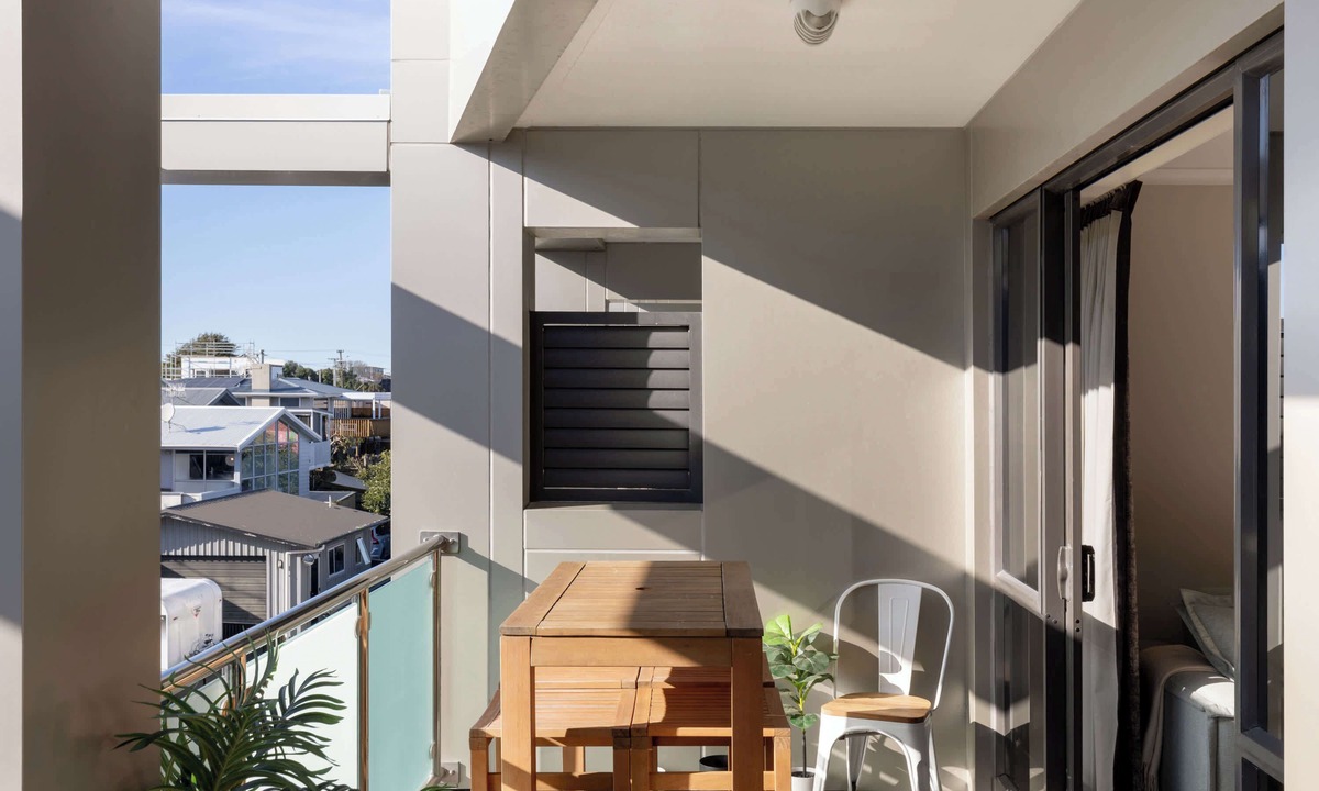 Mount Maunganui Apartment | Cosy Mount Base King Bed, Ensuite & Top Location