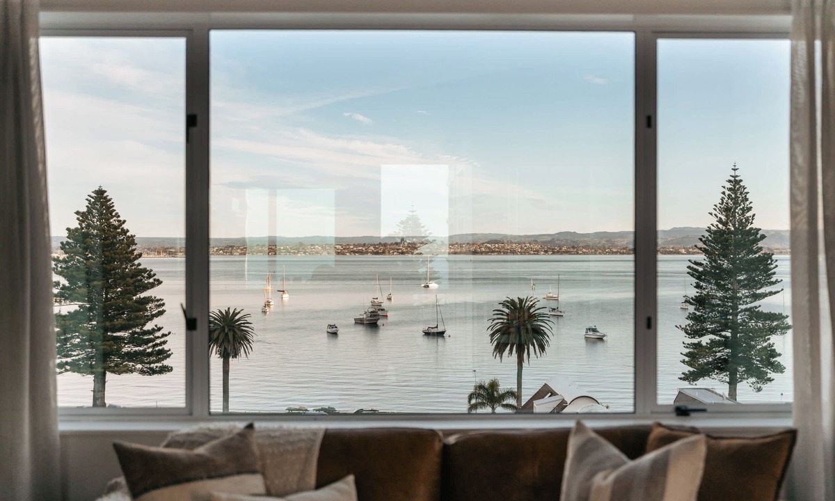 Mount Maunganui Apartment | Rustic Luxe Mount Escape Sea Views Pool & Gym