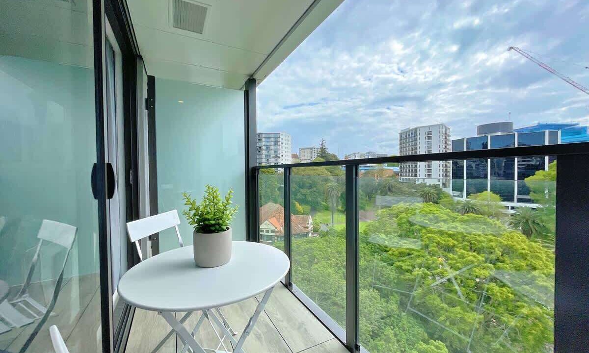Newton Apartment | Incredible Park & SkyTower View Free Parking & AC
