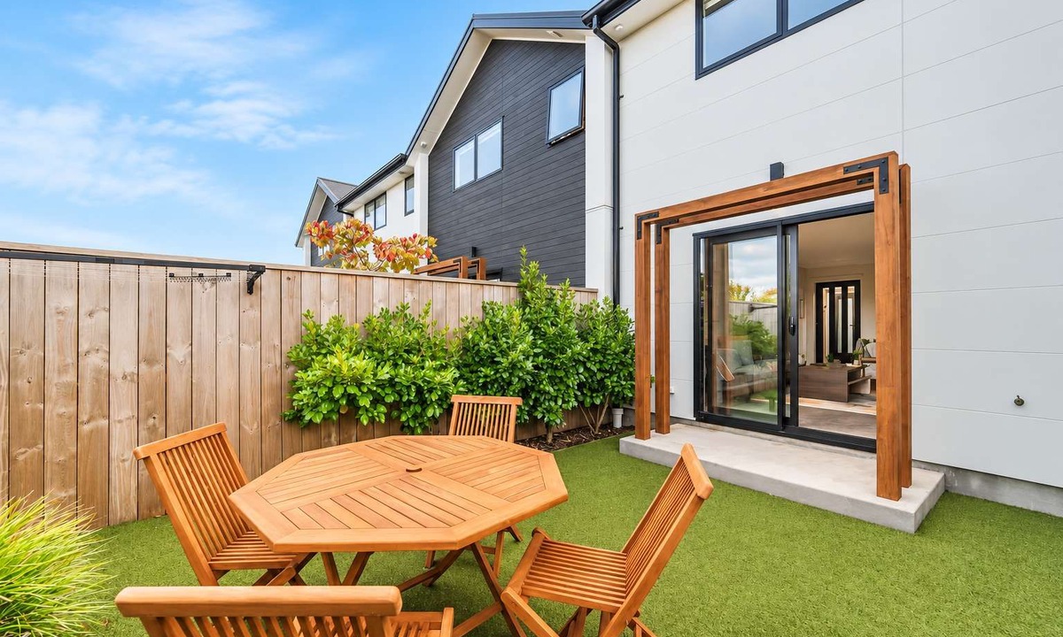 Addington House | Cozy 2BR Addington | Parking, Kitchen & Yard