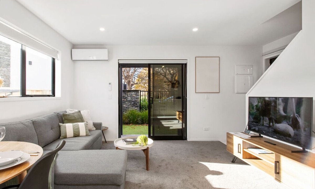 Riccarton Apartment | Brand New Opposite Hagley Park Close CBD Hospital