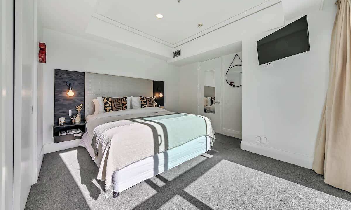 Auckland Central Business District Apartment | Fabulous City Apartment with Stunning Ocean Views