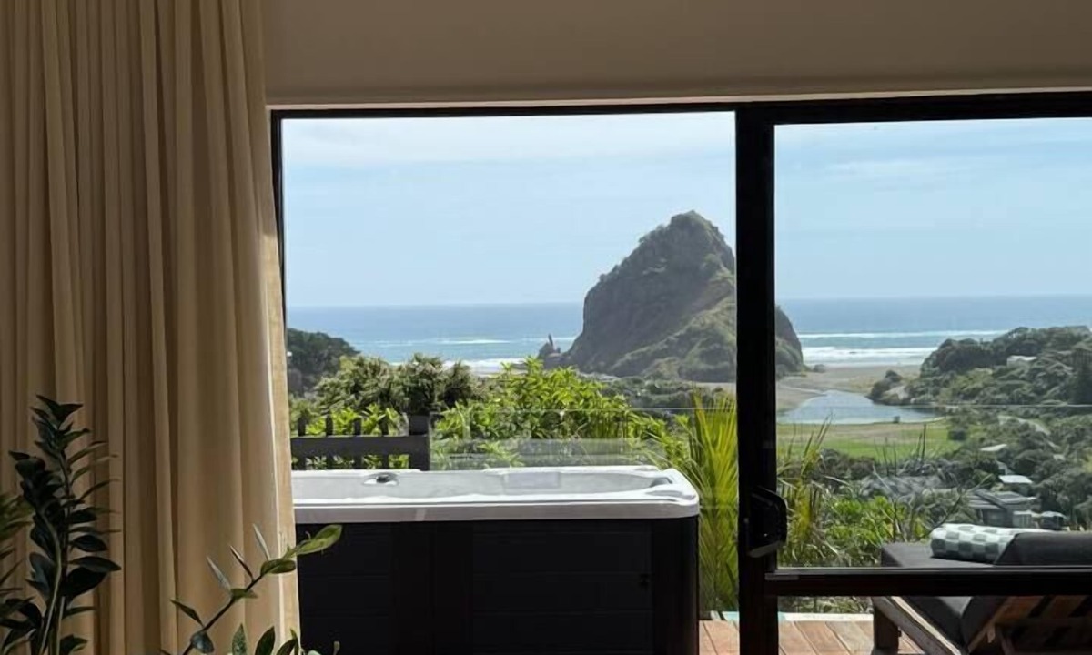Piha House | The Little Louise's of Piha
