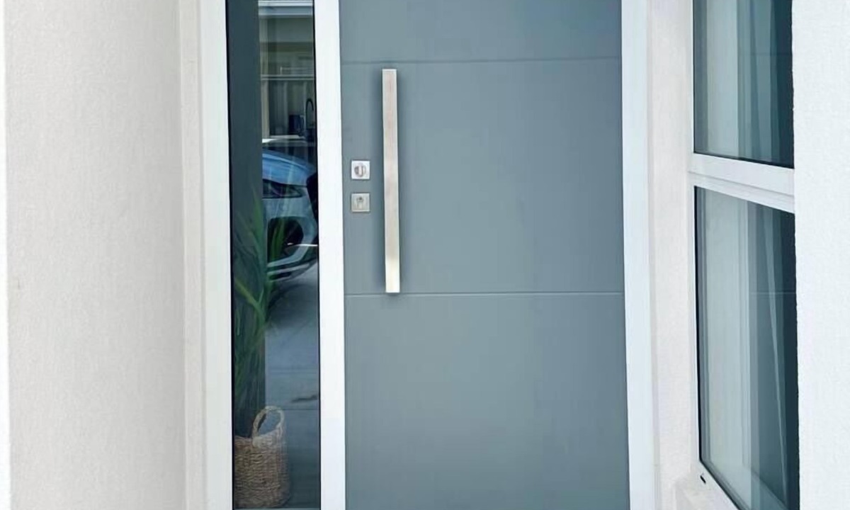 Napier House | Smart New Home, 5m Walk to Shops