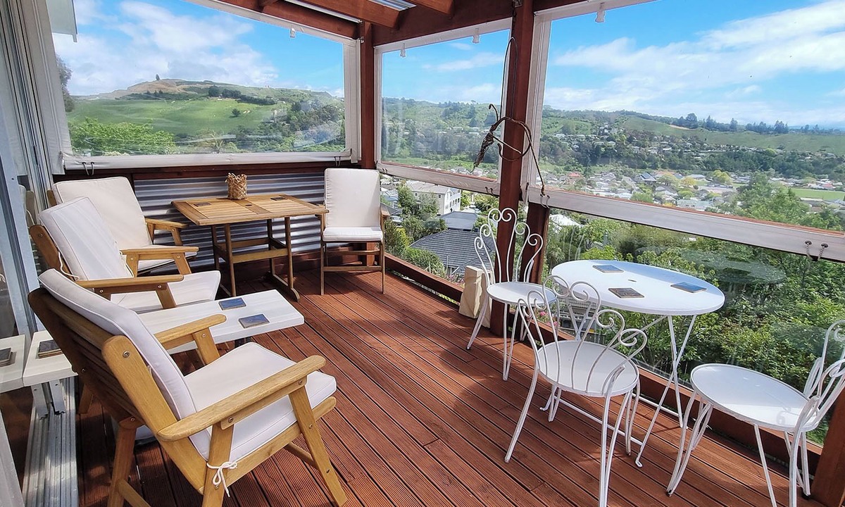 Nelson South House | Views, art, comfort, charming house in Nelson. Deck, beautiful garden and lounge