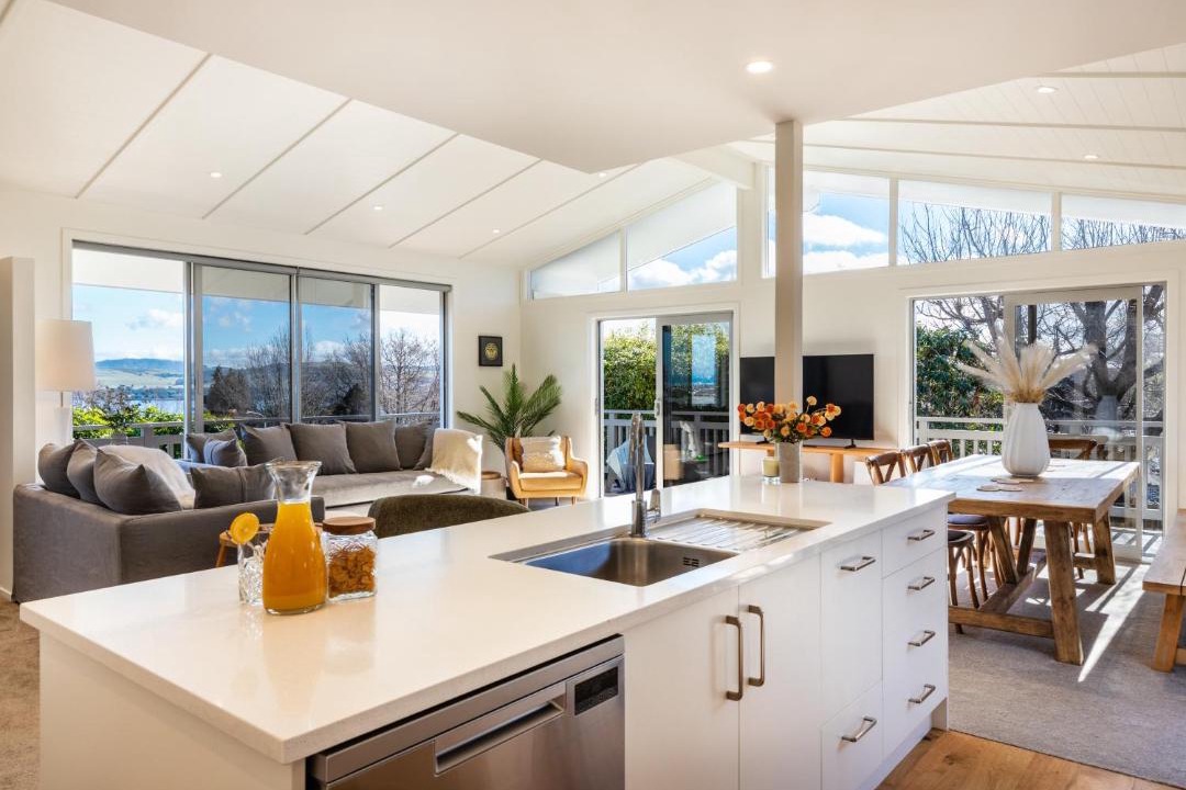 Hilltop House | Views on Beachman