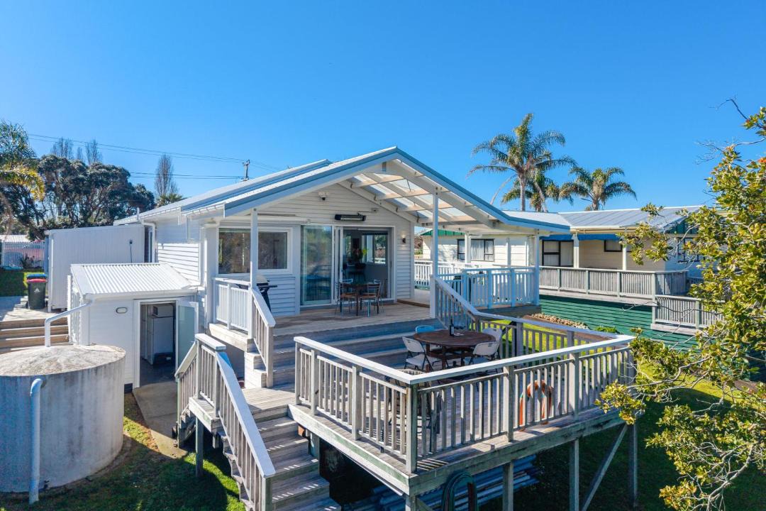 Oneroa House | Ridge Cottage - Oneroa Village