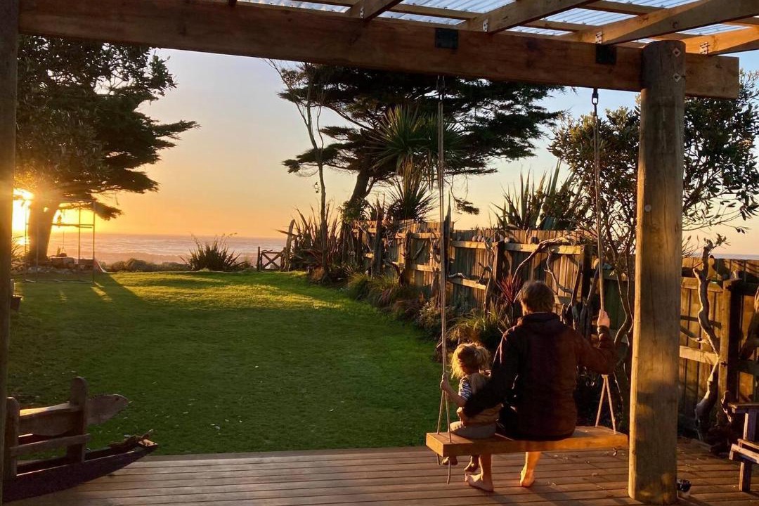 Hokitika House | Kahu's Nest - Absolute Beachfront Retreat