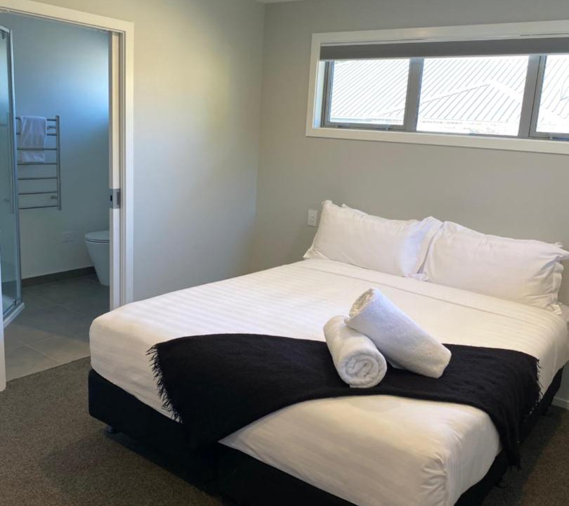 Arthur's Point House | Private Ensuite at the base of Coronet Peak