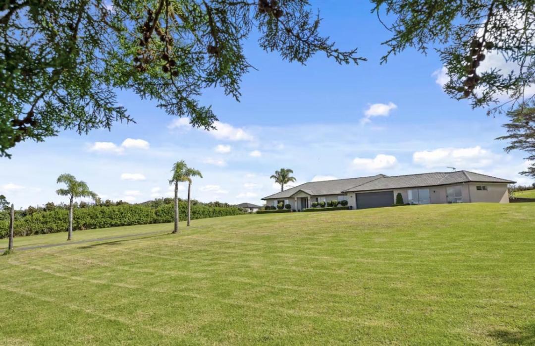 Kumeu Villa | The Wine Country Retreat by Homello