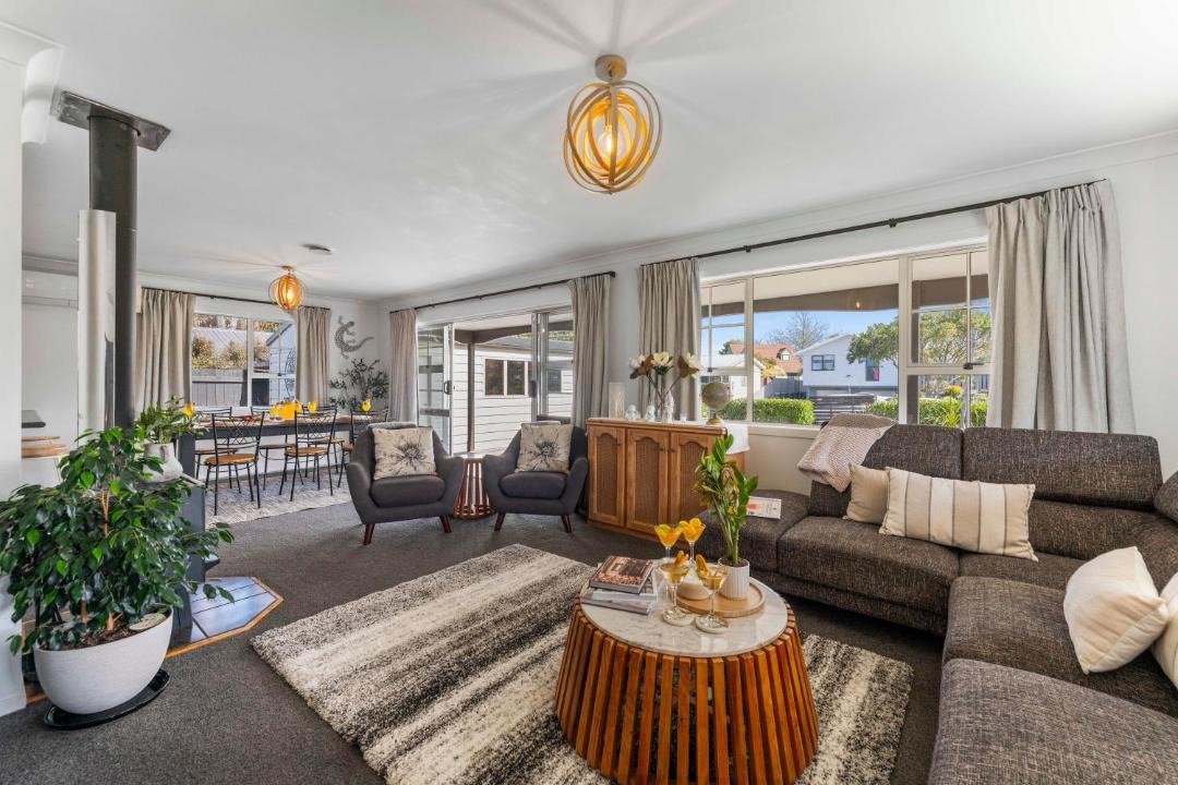 Hilltop House | Cosy Corner on Macdonell - Taupo