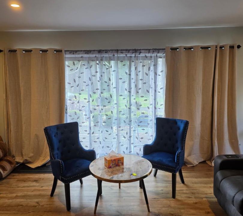 Kamo House | Totara Parklands Entire Guesthouse