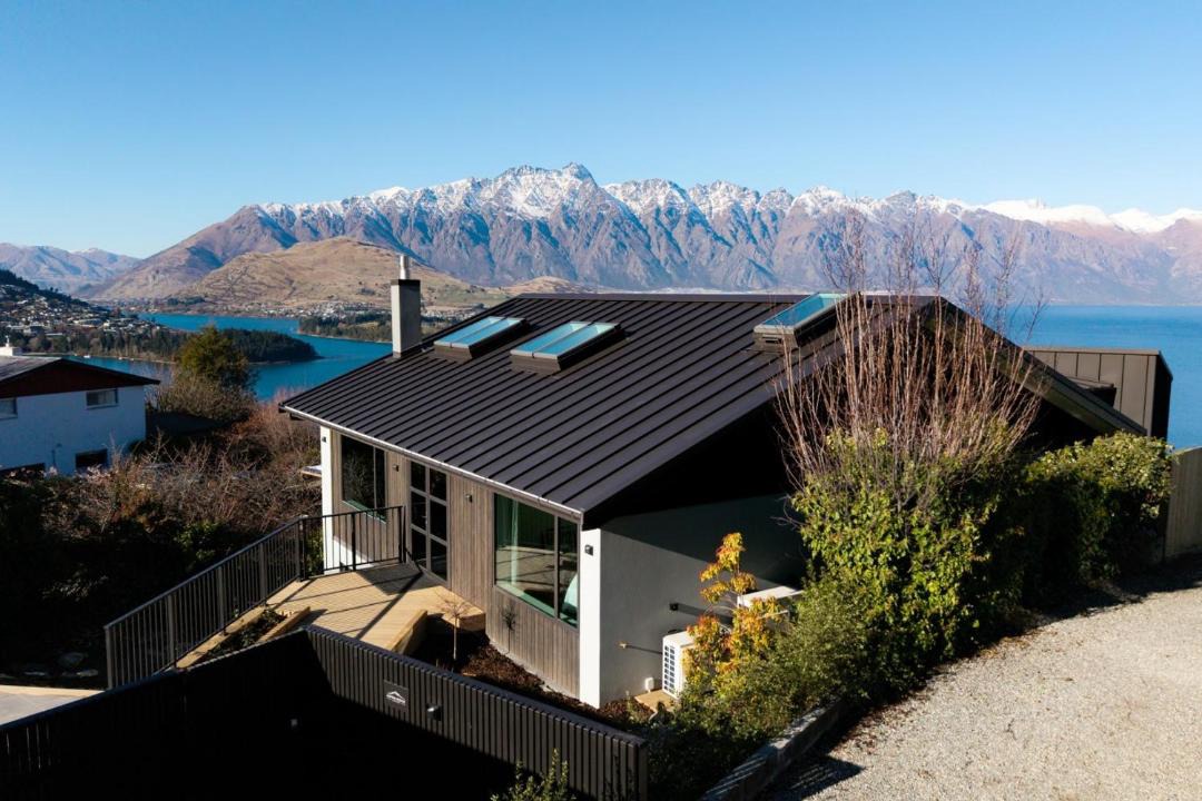Fernhill Villa | Aspen Ridge by MajorDomo - Brand New 4-Bedroom Villa