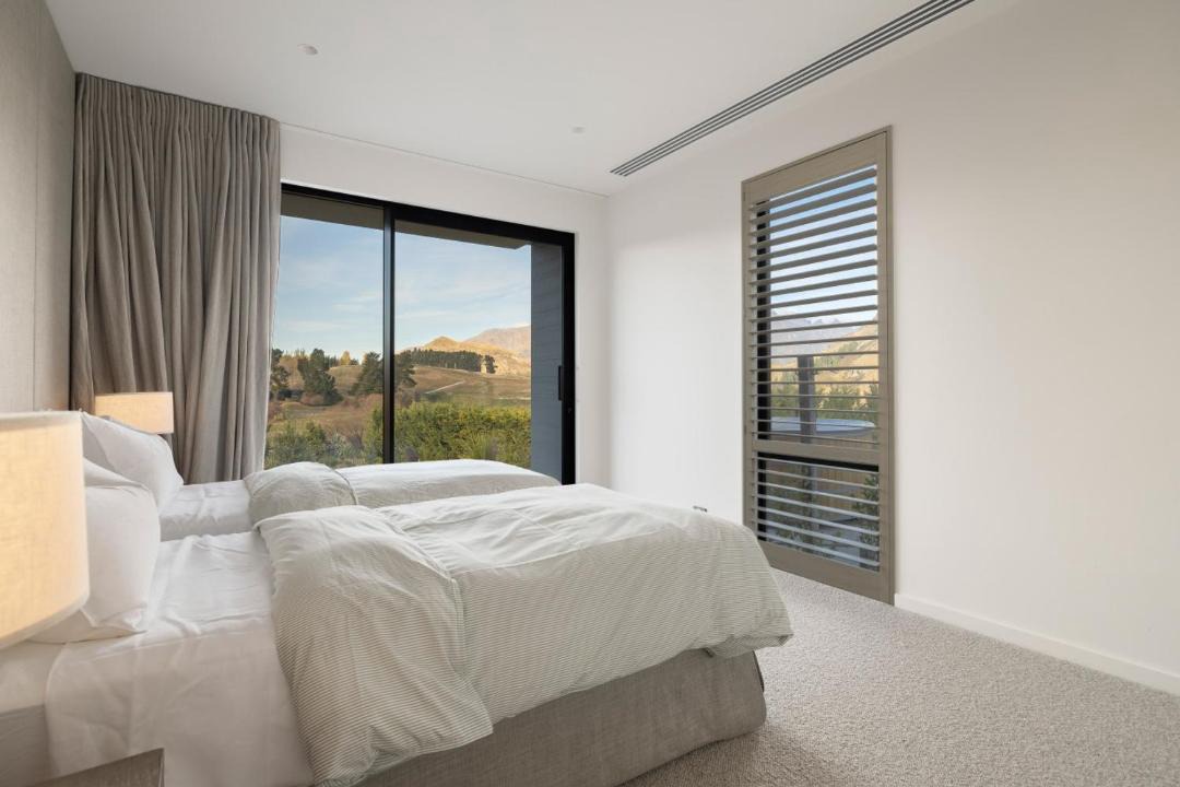 Dalefield Villa | The Paddock by MajorDomo - Rural Home w Spa Pool