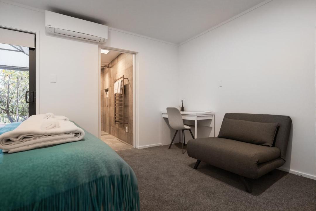 Greenlane - Ellerslie House | Newly Renovated 4Bed 2 and a half Bath Home Sleeps9 3Parking