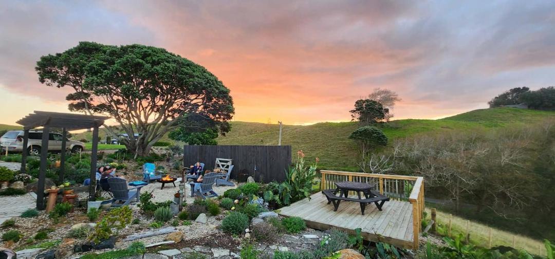 Karioitahi Villa | The School Teachers House Historic Cottage with Twin Outdoor Baths