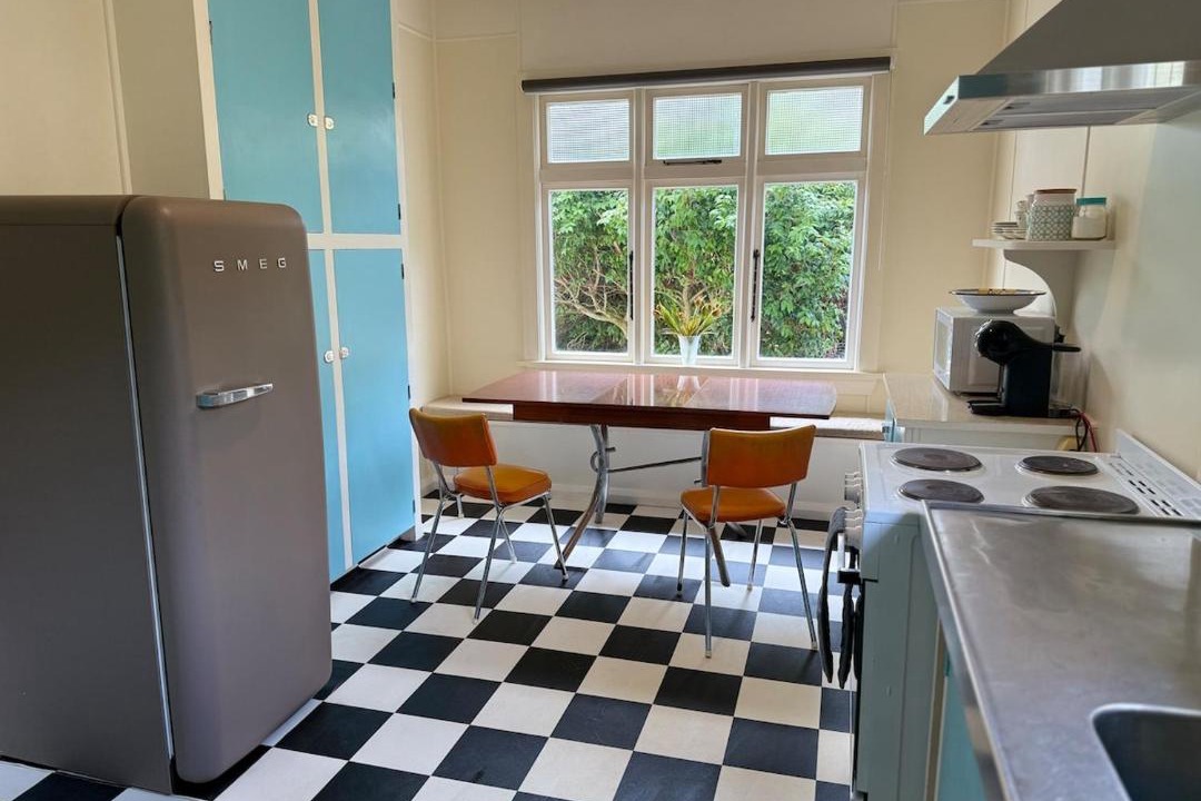 Roxburgh House | Roxburgh Retro Retreat