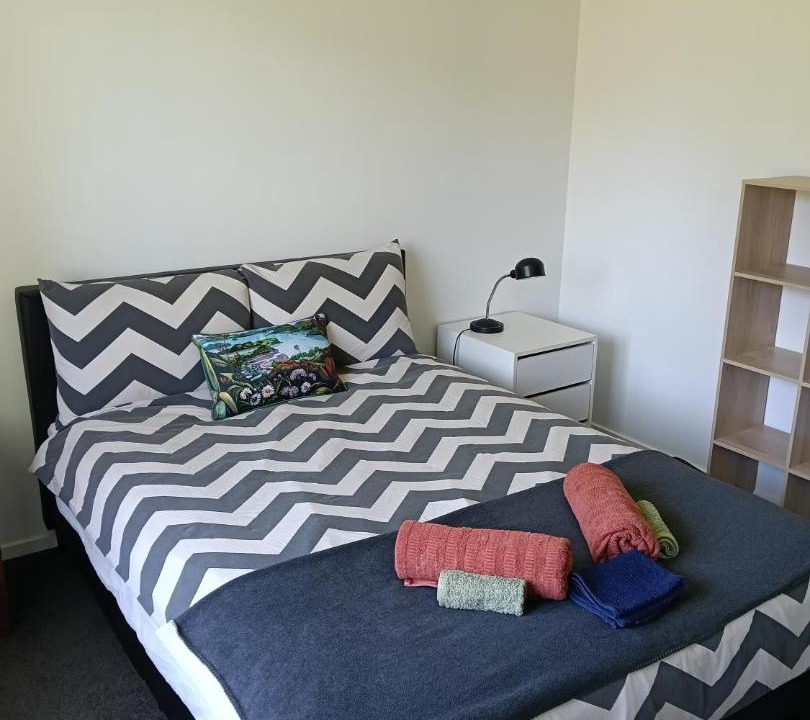Auckland House | Sunny room