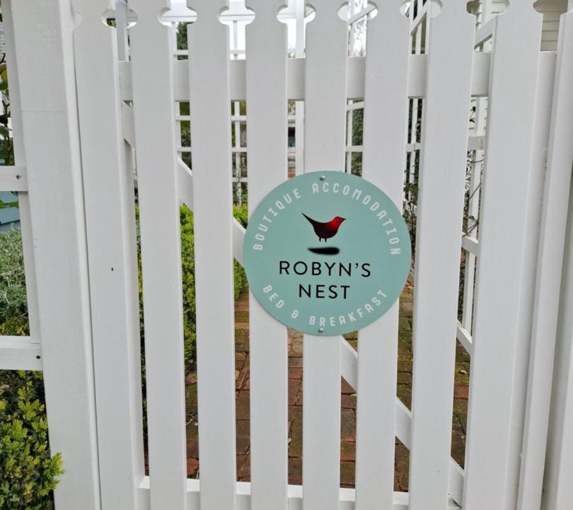 Leamington Bed & Breakfast | Robyn's Nest