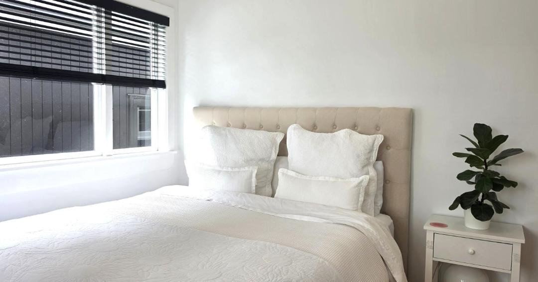 Avondale House | The Little 2BDR Black Cottage