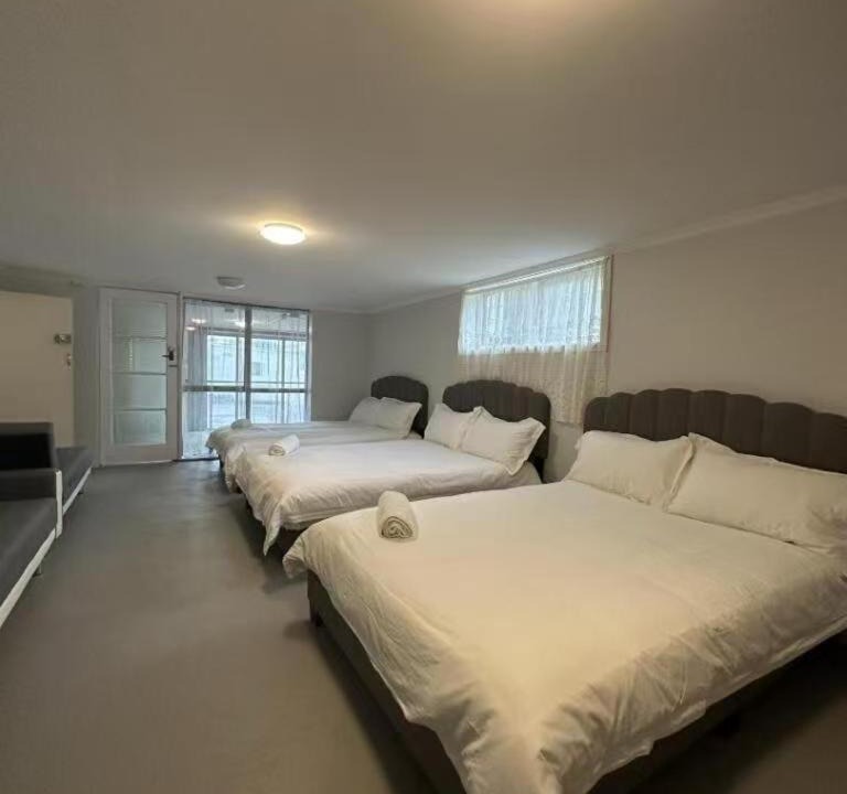 Palmerston North Apartment | 3 double beds and 2 sofa beds studio