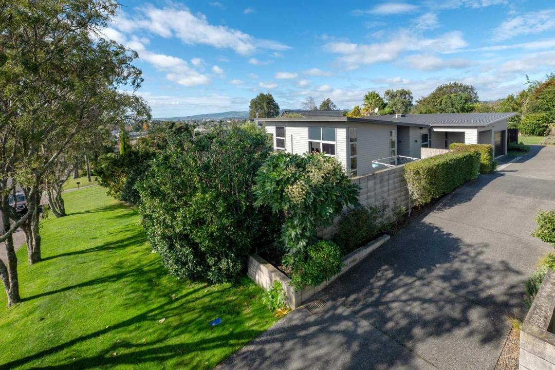 Rotorua Apartment | Kowhai Views - Stylish & Modern in Great Location