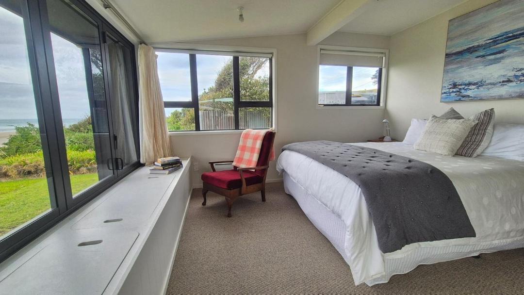 Ocean Beach House | Whareupoko