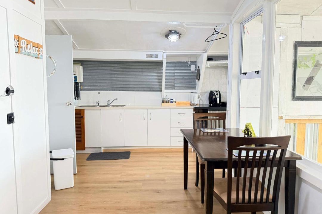 Whangarei Apartment | On the water boat House