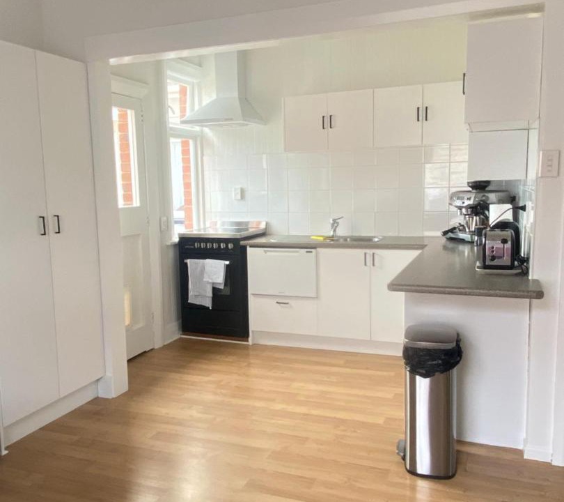 Saint Kilda House | Rose Cottage - Espresso & Charm - 2 Bedroom Home