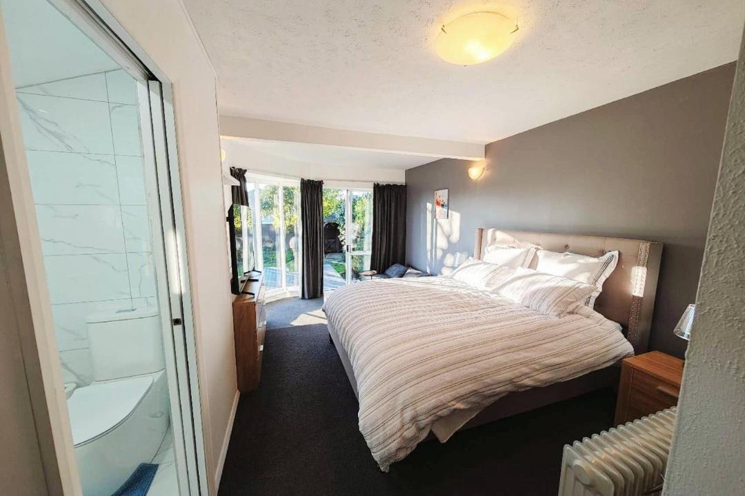 Avonhead House | Smart Stay Guest Suite - 8 Min to Airport - Convenient Location