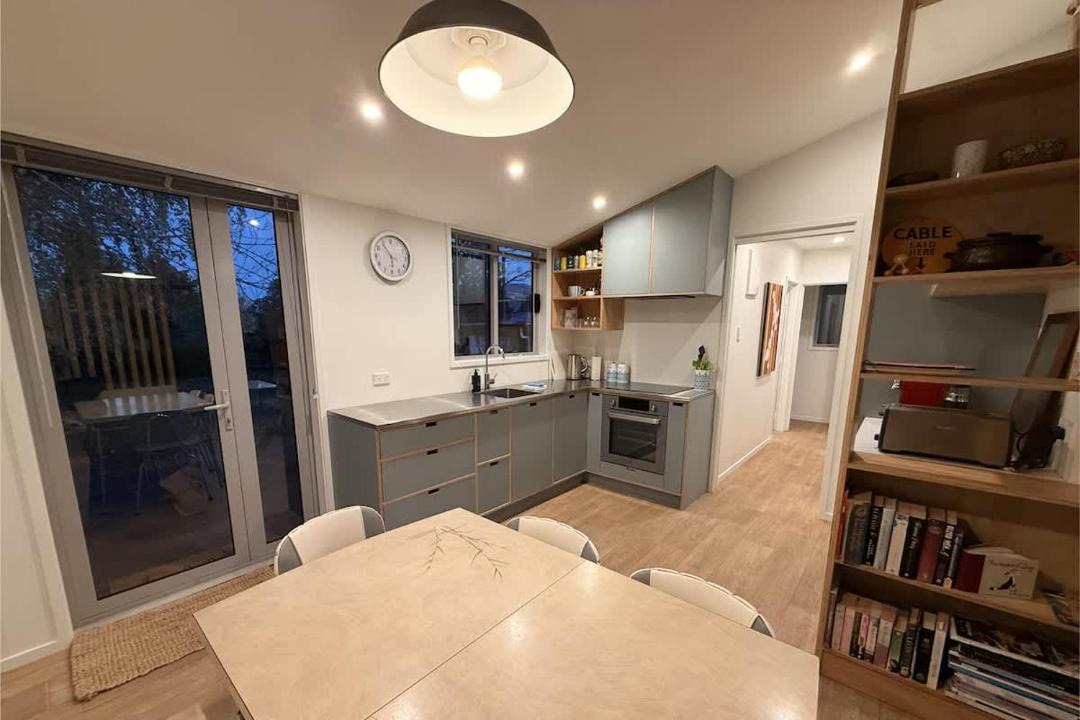 Twizel House | Glenbrook Cottage Twizel - Walk to Town, Sleeps 6, Wi-Fi, Pets OK