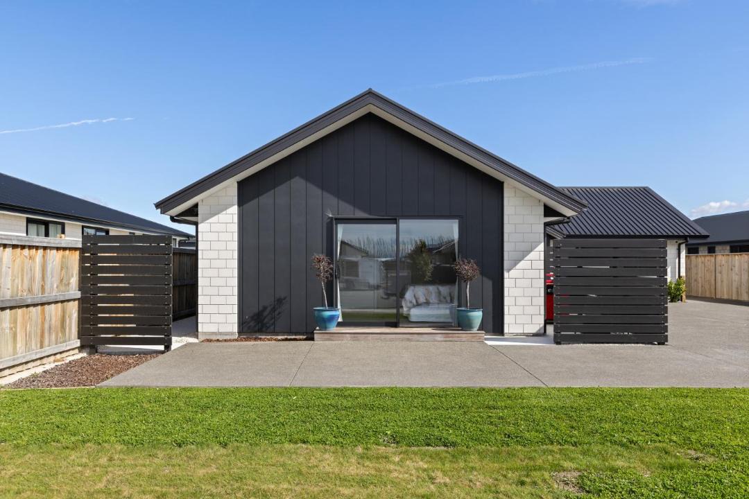 Blenheim House | Modern home away from home
