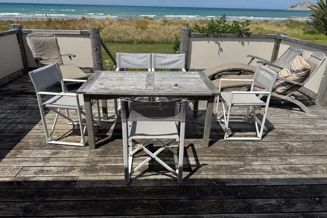 Waimarama House | The Bach - beachfront