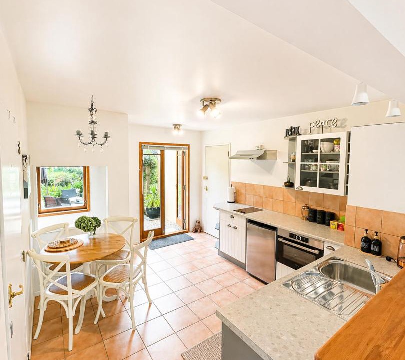Upper Hutt Villa | Eirene Retreat - Quiet Riverside Escape