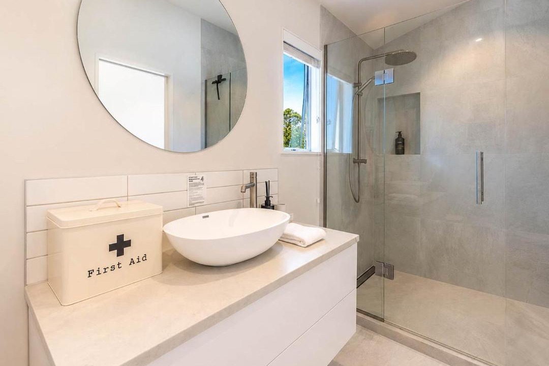 Oneroa House | Oneroa Vines and Views- Stay Waiheke